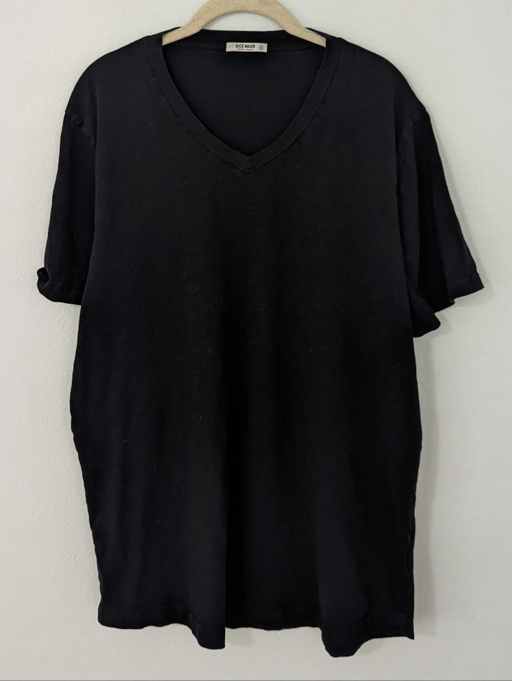 Buck Mason Curved Hem V Neck T Shirt Short Sleeve Slub Knit Cotton Black XL